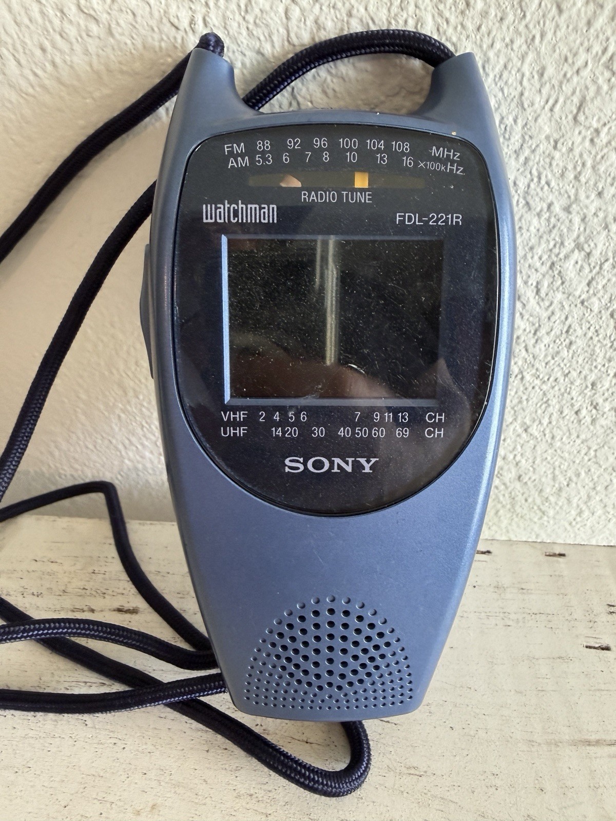 Sony Watchman FDL-221R 2.2 Color LCD TV Combo AM/FM Radio Tested Not Work BLUE)