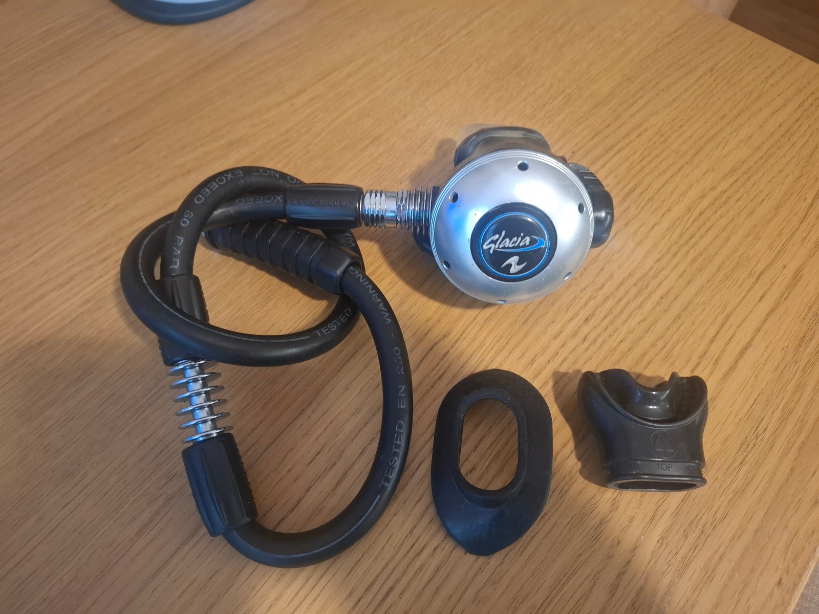 AQUALUNG GLACIA 2nd Stage Scuba Regulator Lip Shield + Mouthpiece Cold Water Ice