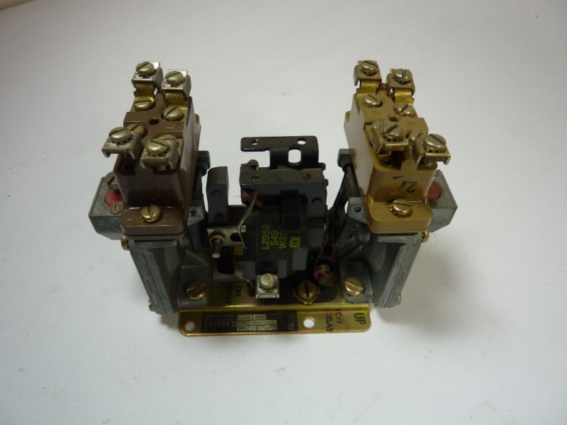 Square D 9050AO110DE Contact Timer 600VAC USED