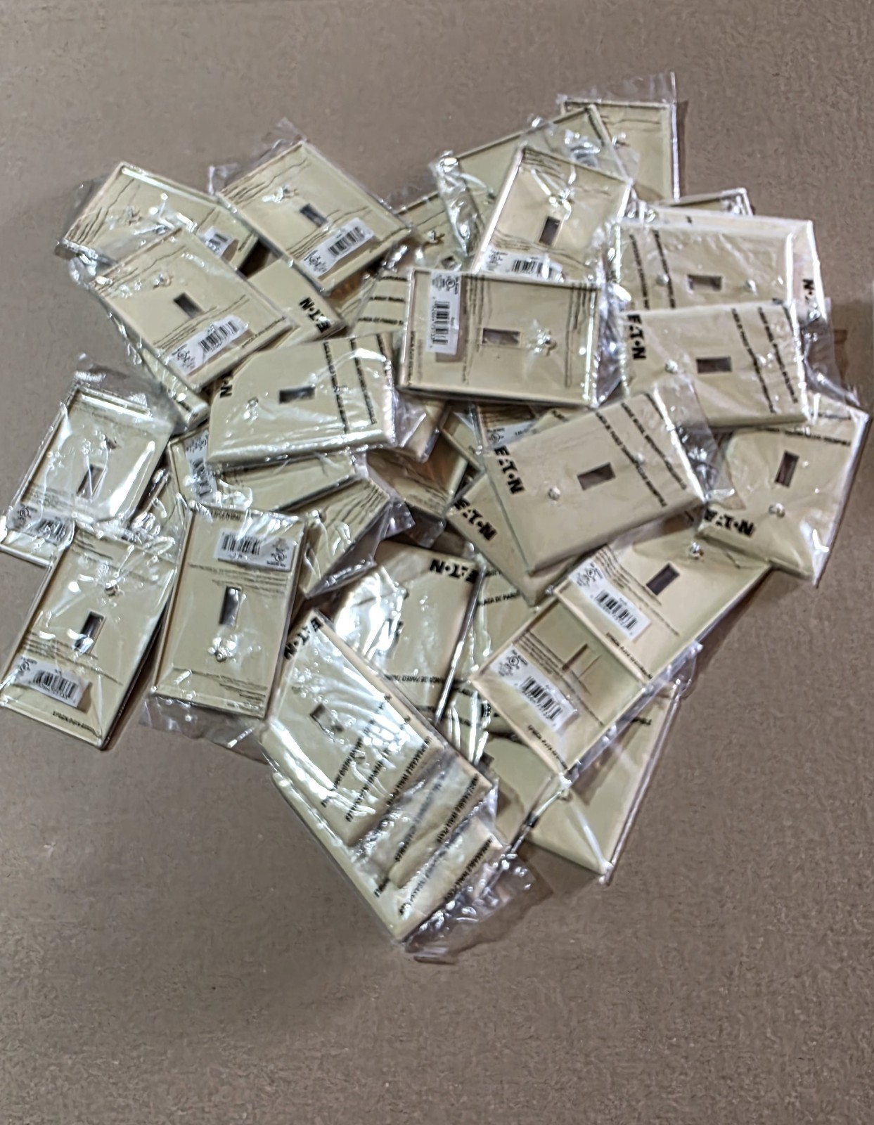 Eaton PJ1V Single Gang Toggle Unbreakable Wallplates Ivory - 48 Pack - NEW
