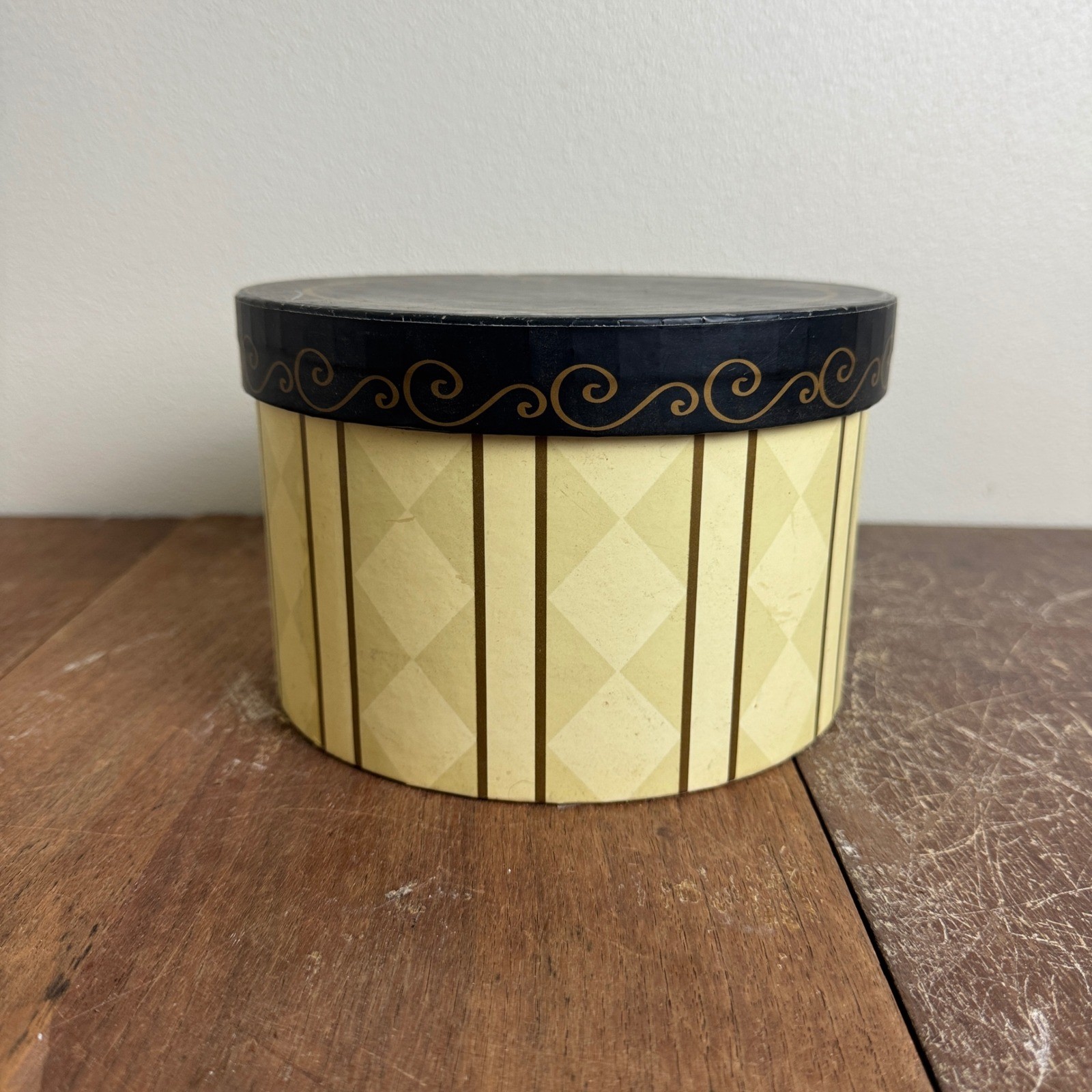 Elegance Round Decorative Jewelry Storage Box with Lid Organizer Home Decor