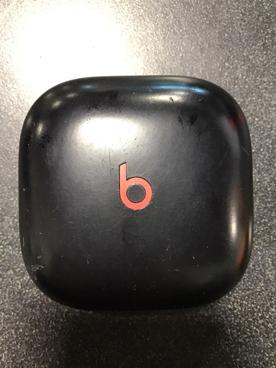 APPLE A2577 LEFT EARBUD REPLACEMENT WITH CHAGING CASE, RIGHT EARBUD  (ALS028704)