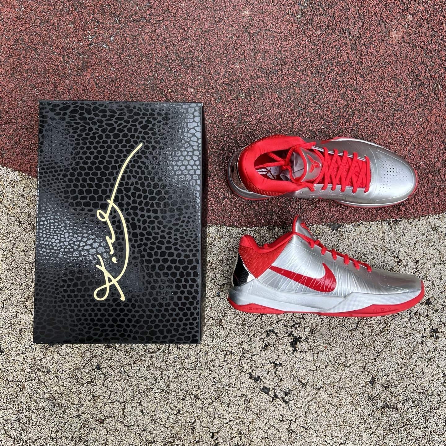 IV2712-001 NK Kobe 5 Protro Rookie of The Year Silver Red Basketball SHOES