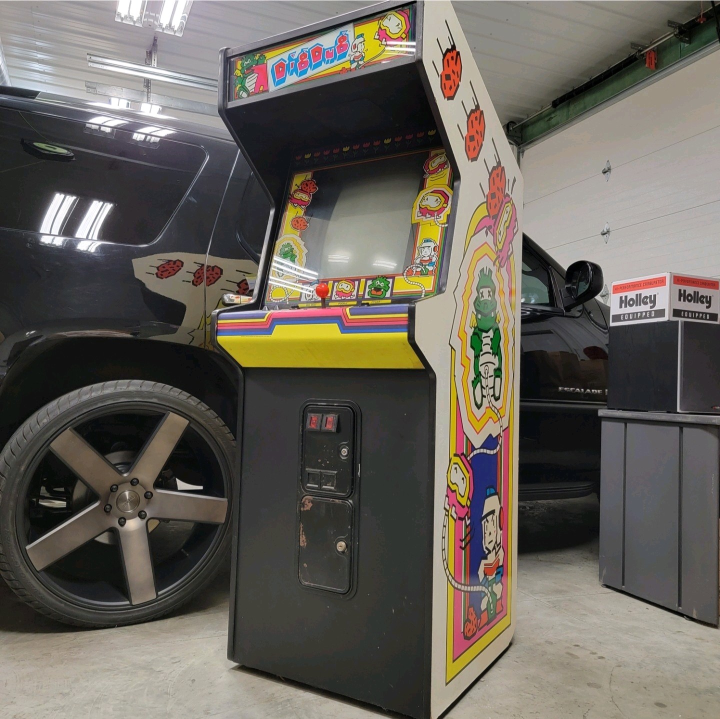 WORKING ORIGINAL - DIG DUG CLASSIC ARCADE GAME STAND UP MACHINE by ATARI 1980's