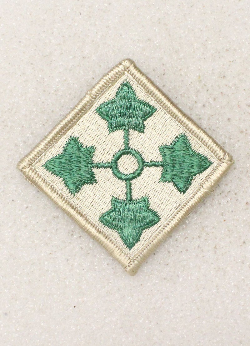 Army patch 627 - 4th Infantry Division - VN era buff background