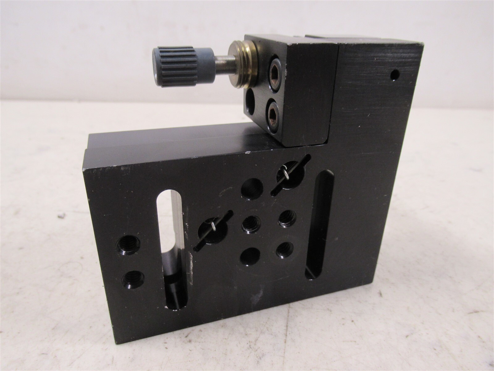 NRC Newport Model F-916 Linear Motion Positioner