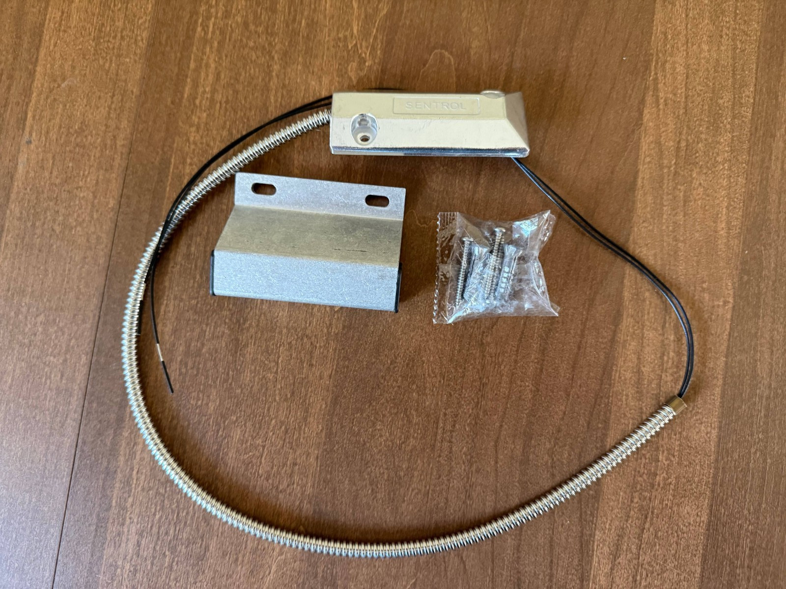 INTERLOGIX 2202U SERIES MAGNETIC OVERHEAD DOOR SURFACE MOUNT