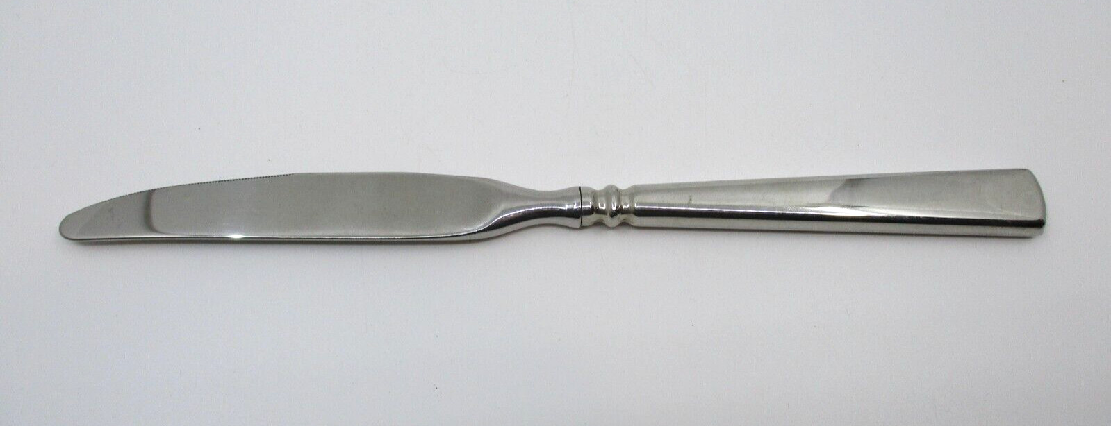 ONEIDA STAINLESS EASTON (Glossy) DINNER KNIFE - 9 3/8" 02O