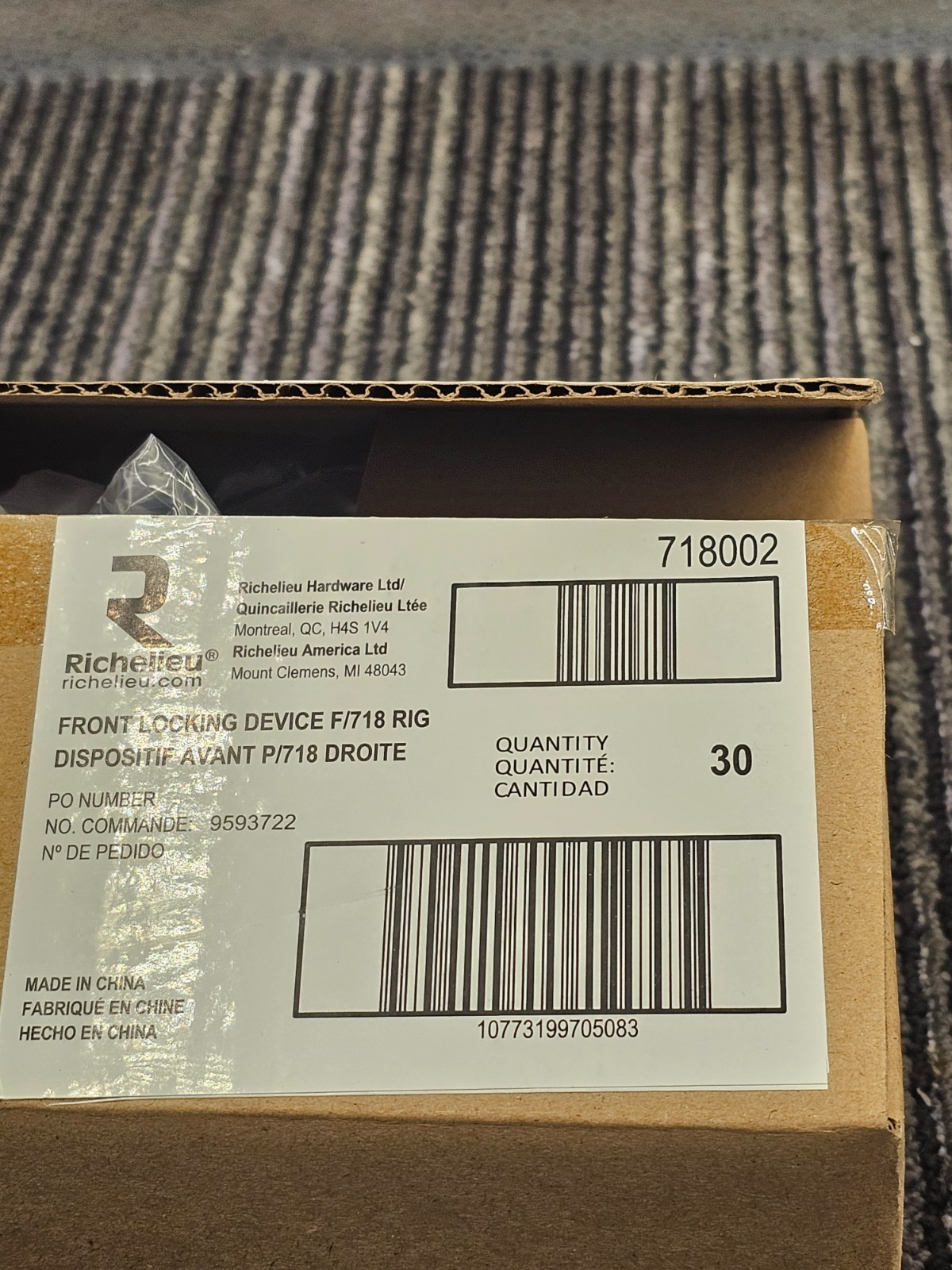(QTY 30) Richelieu 718002 Front Locking Device for 314F Slide