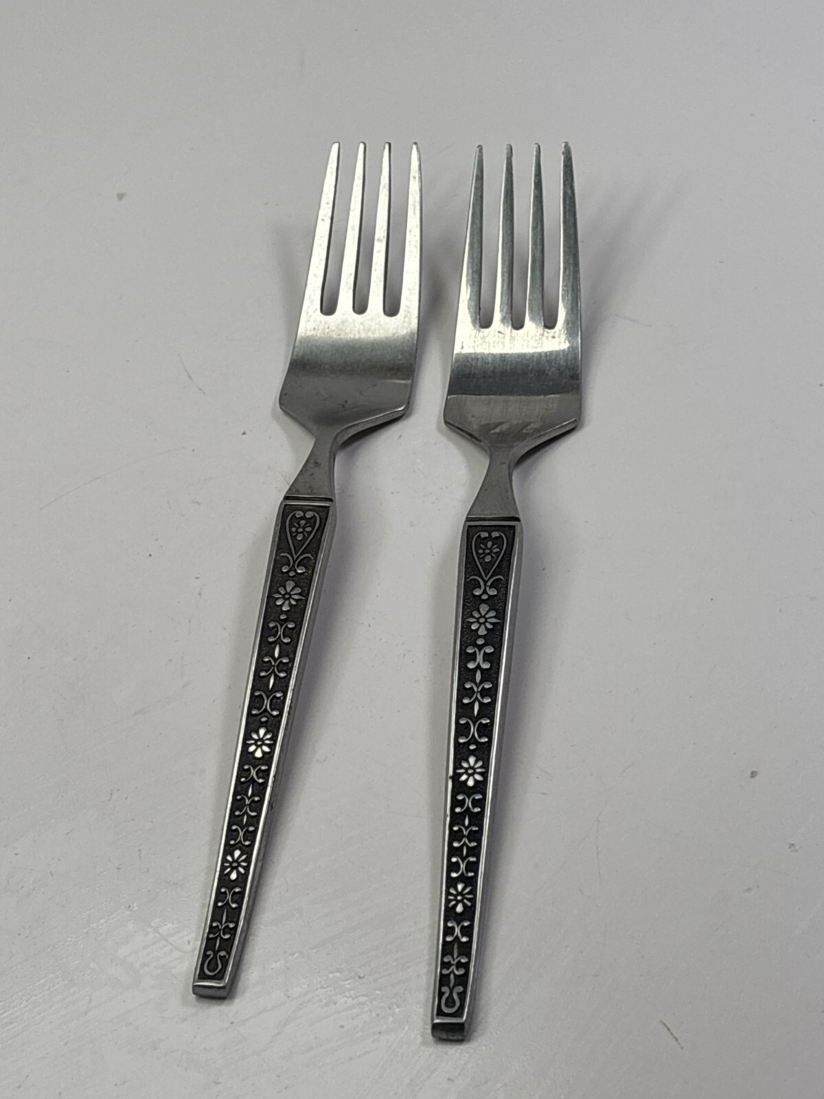 2 Vintage RIVIERA CORDOVA Stainless Salad Fork Flatware Set Plain Back 6 3/8"