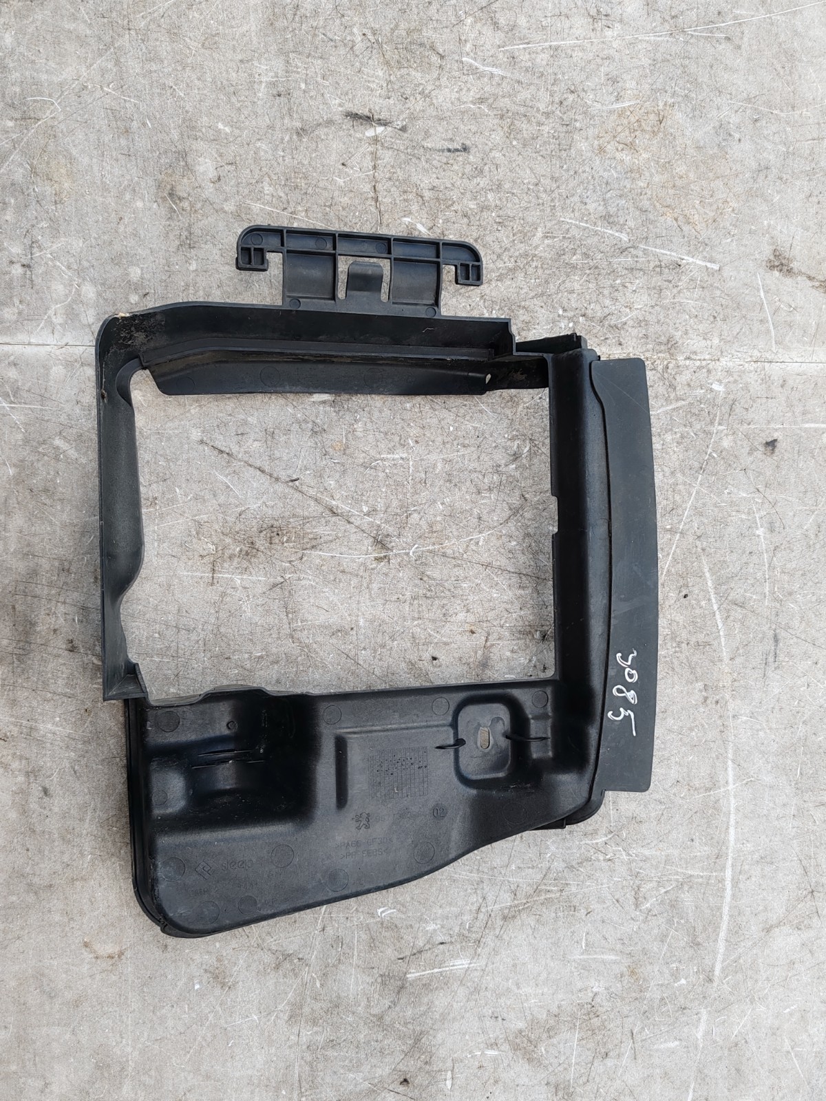 PEUGEOT 308 MK2 2016 AIR INTAKE DUCT TRIM PANEL 9677363980