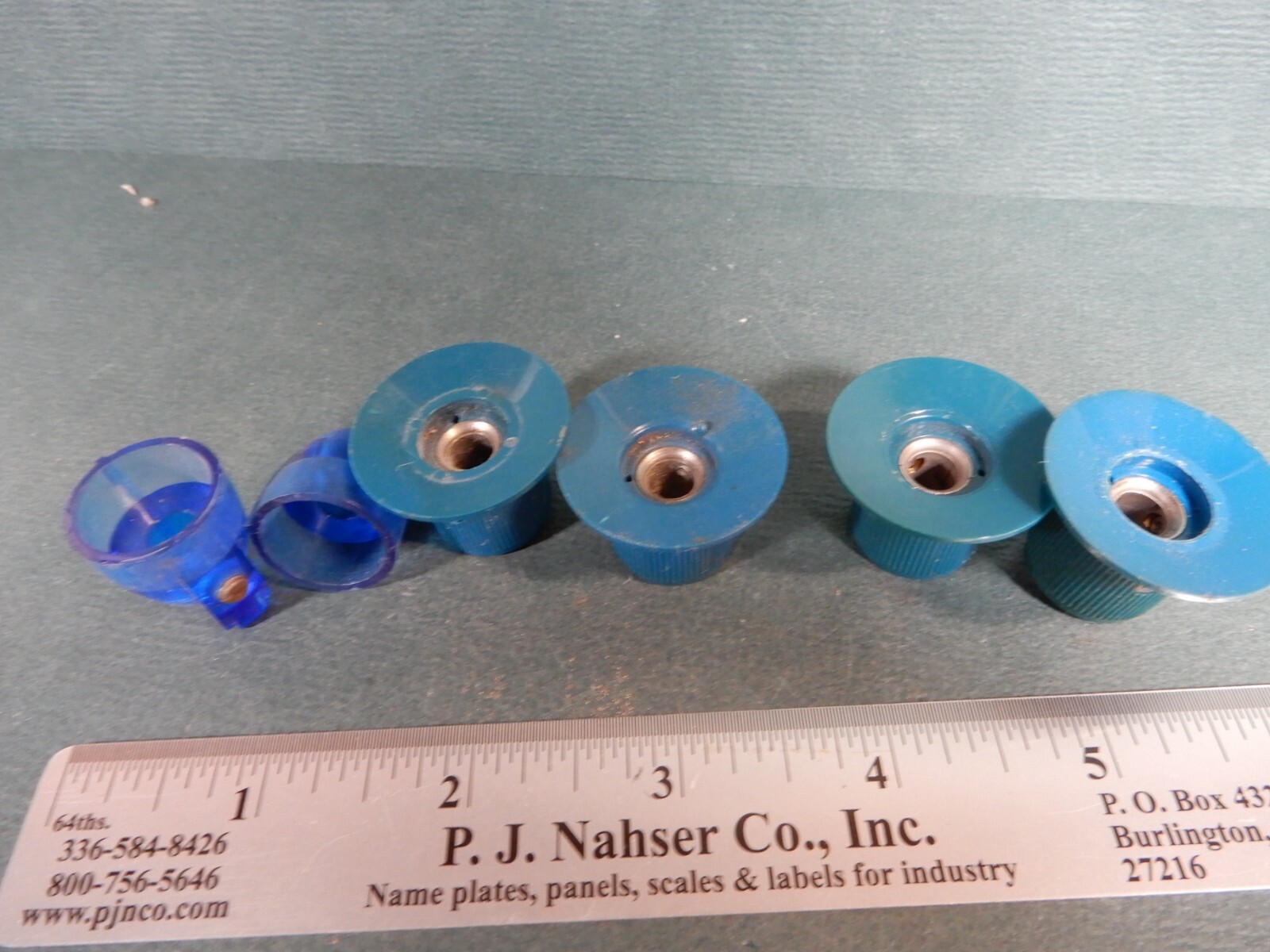 Vintage Blue Chicken Head Knobs (2) Plus Four Blue Skirted Pointer Knobs Unusual