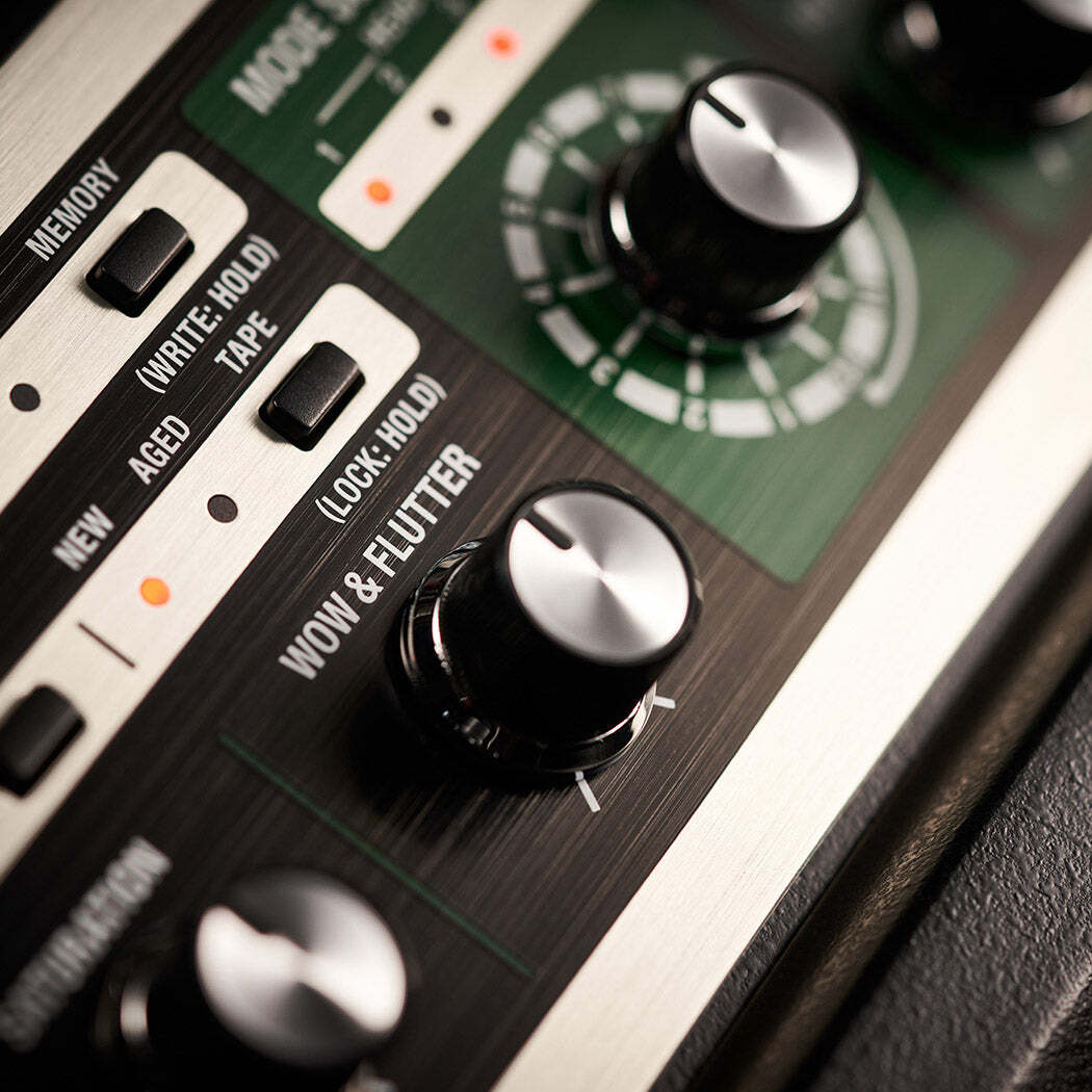 Boss RE-202 Space Echo Delay/Reverb Pedal