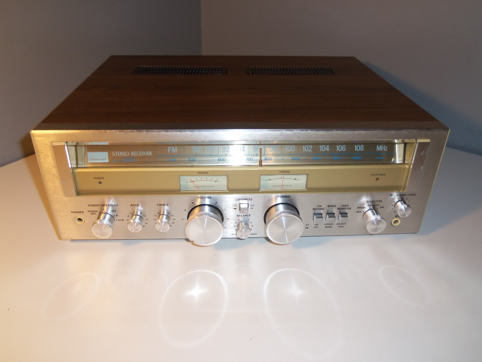 VINTAGE SANSUI G-3000 AM/FM STEREO RECEIVER AM FM PHONO AUX - WOOD GRAIN