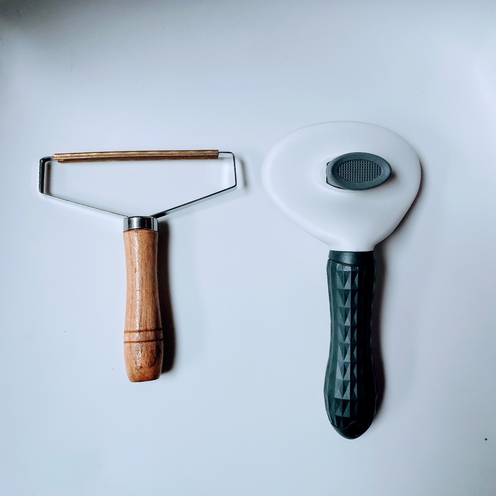 1 Pet Hair Remover & 1 Dog Brush
