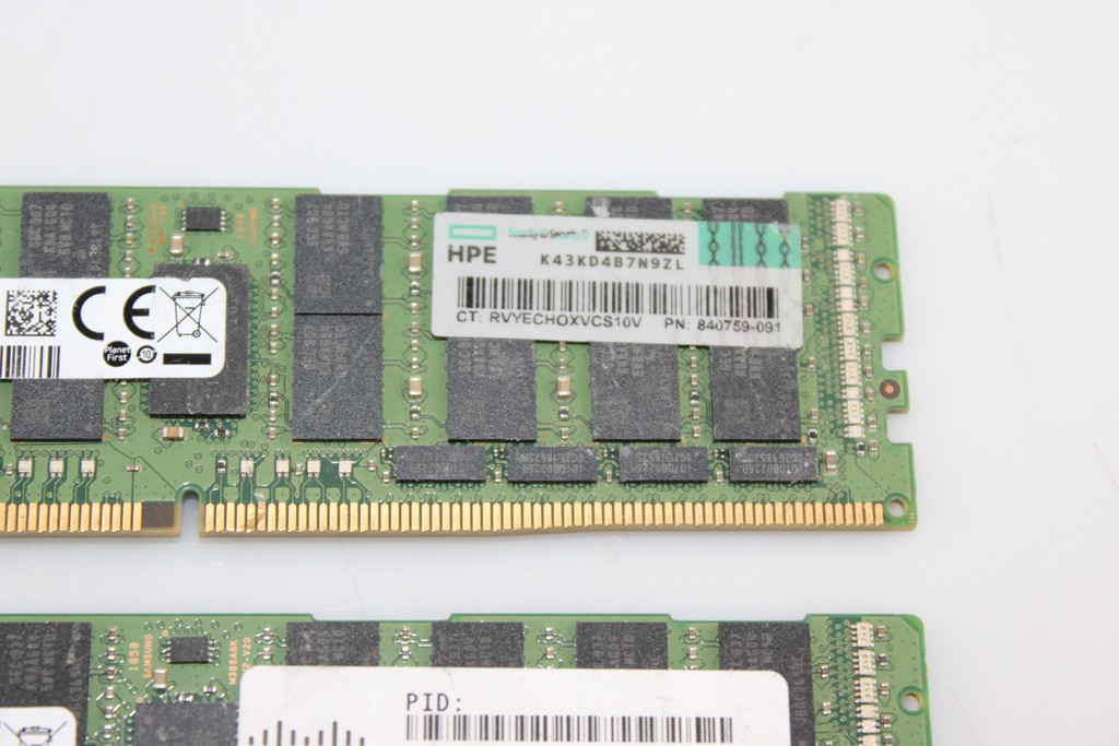 2 x Samsung 64GB DDR4-2666 PC4-21300 ECC LRDIMM Server Memory RAM (damaged)