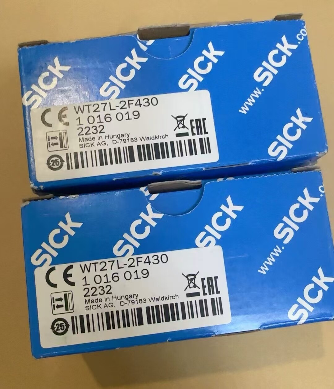 SICK WT27-2F430 Photoelectric Sensor New One WT272F430 Expedited Shipping
