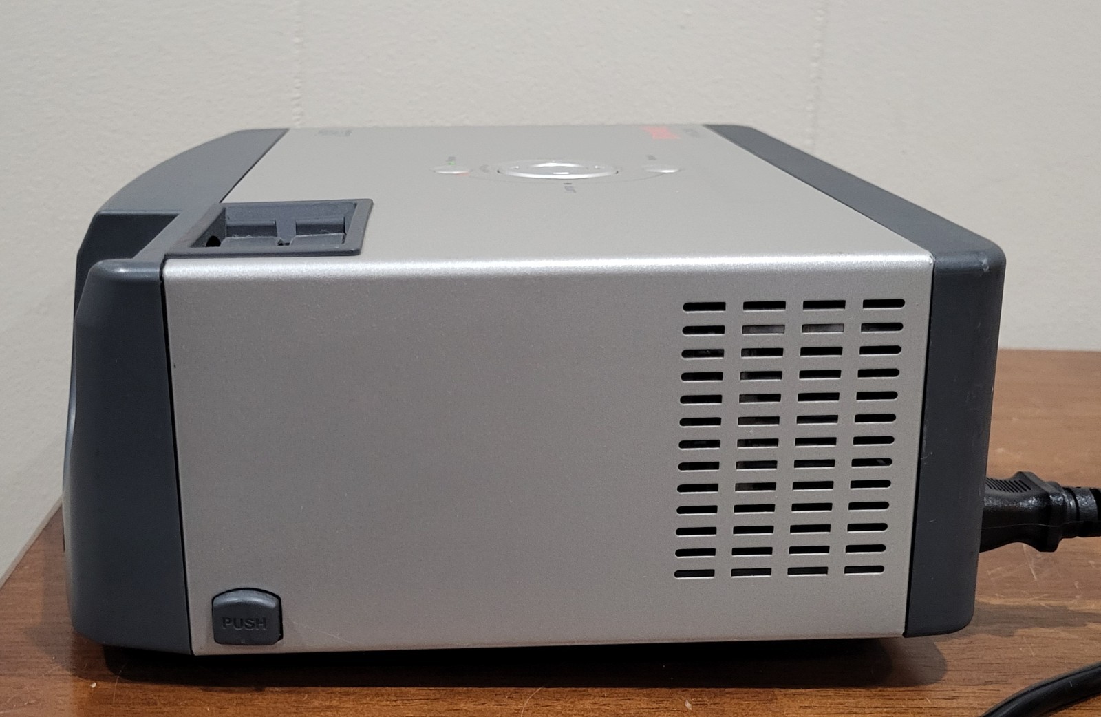Eiki EIP-S200 DLP Projector Business Presentation 200W Texas Instruments TESTED