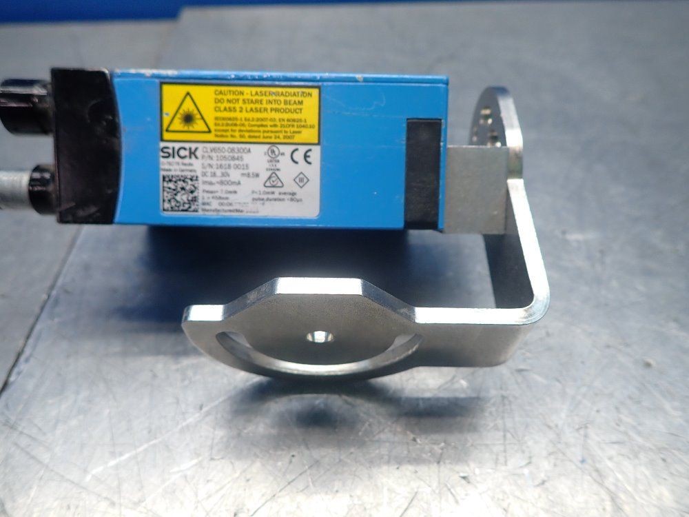 SICK CLV650-08300A FIXED MOUNT BARCODE SCANNER W/BRACKET... 06251240027
