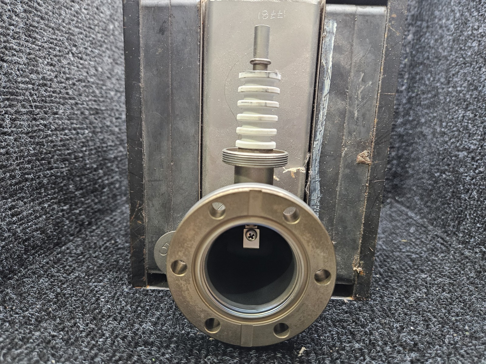 JEOL  Ion Vacuum Pump Magnet Assembly(JOEL JXA8200 WD/ED COMBINED MICROANALIZER)
