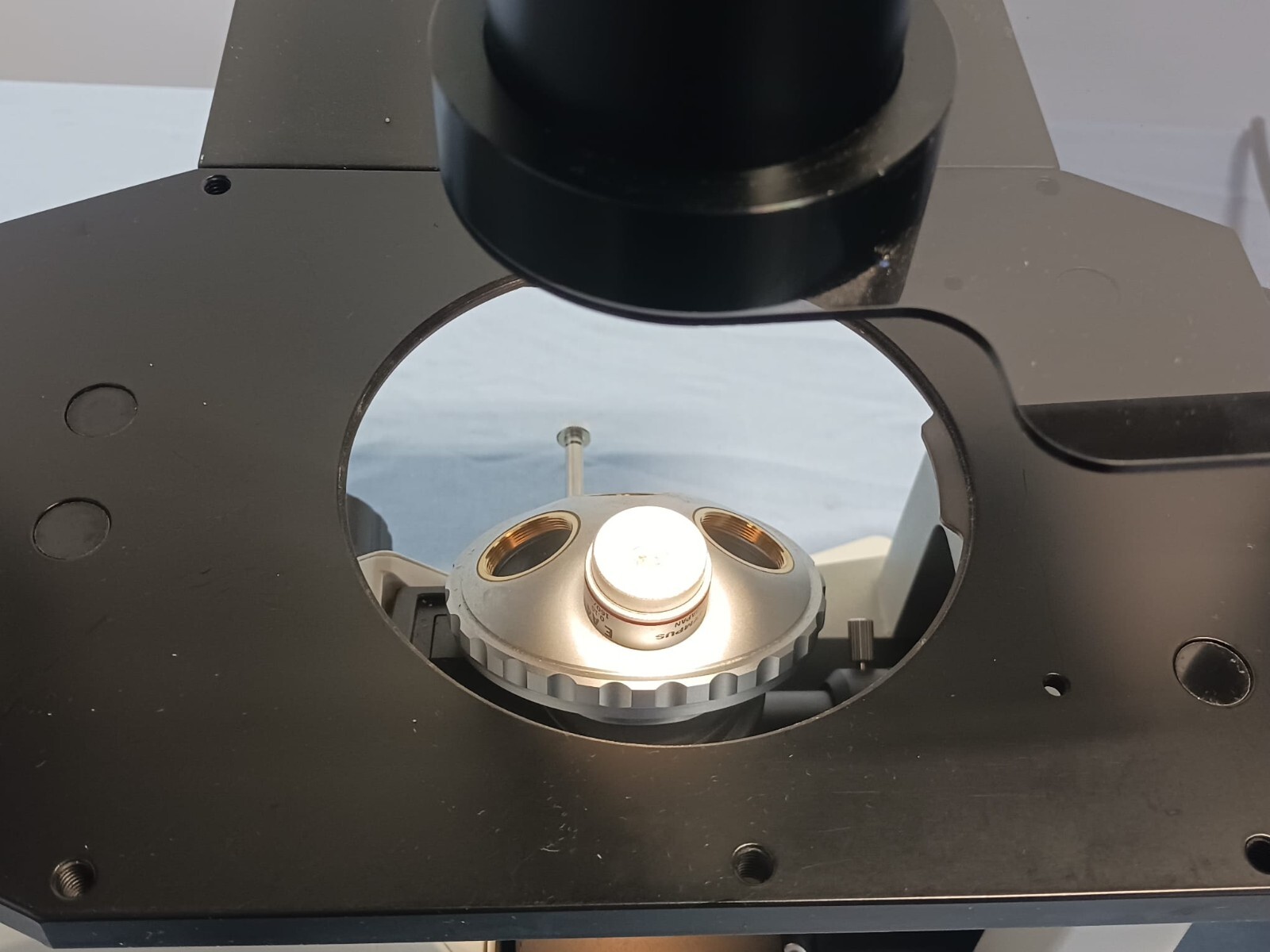Olympus CK40-F100 Inverted Microscope w/ DP11-N Camera Control Unit 4X Objective