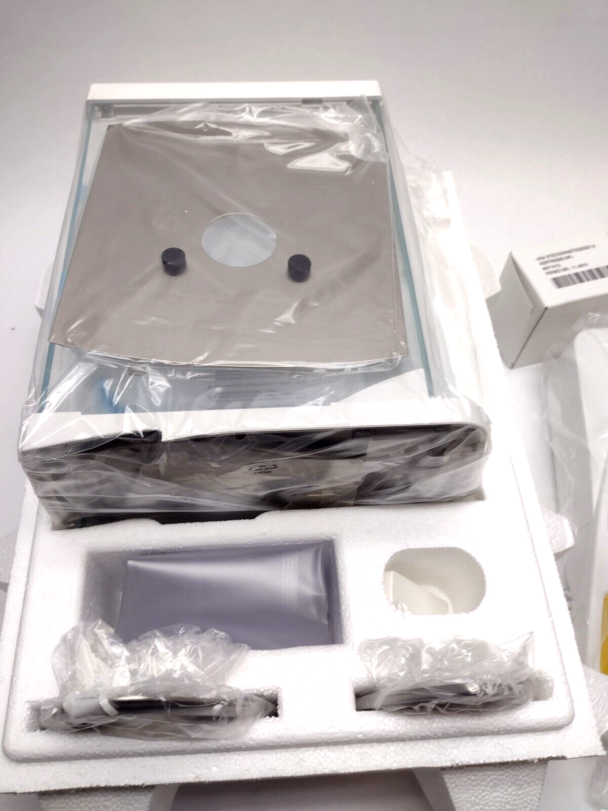 Sartorius CP64 Analytical Balance