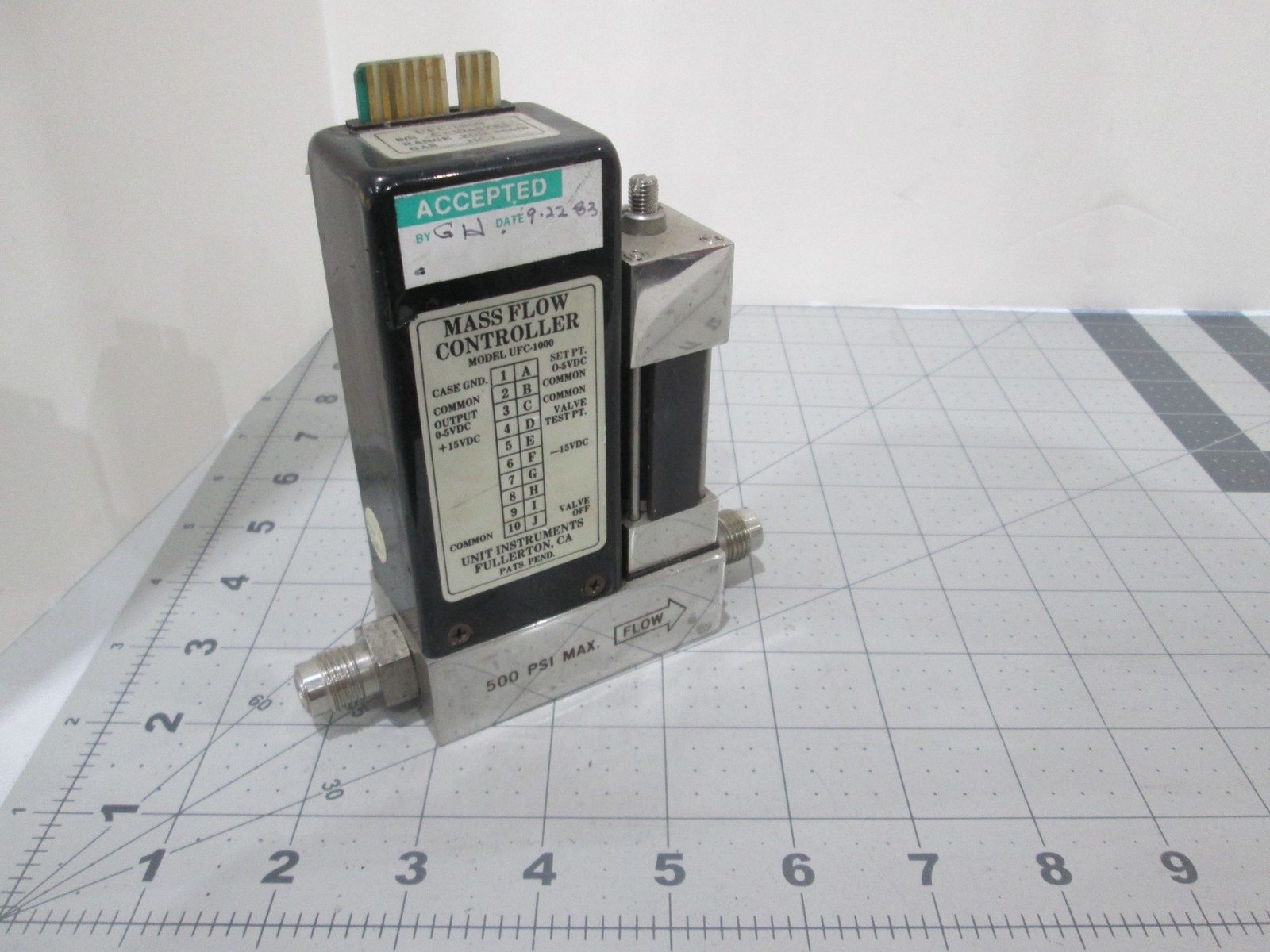 Unit, UFC-1000, Mass Flow Controller, HCL, 200 SCCM, Used