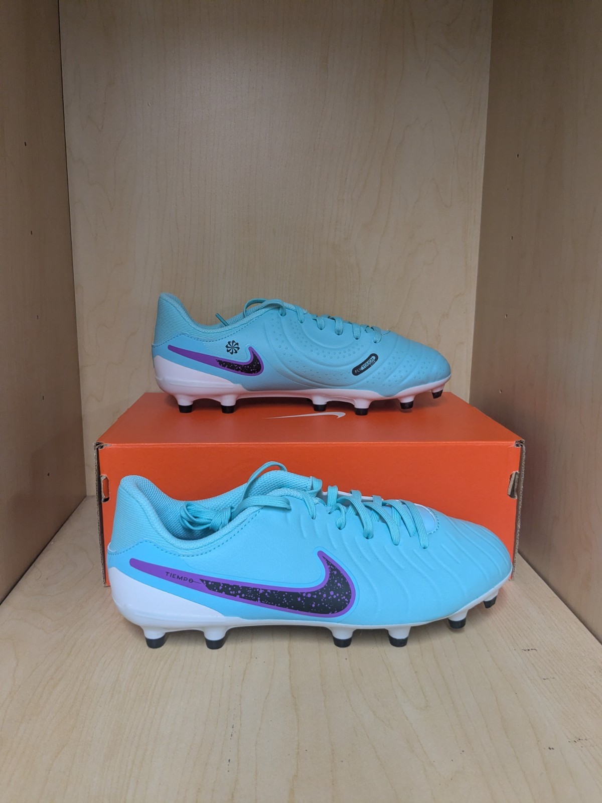 Nike Jr Legend 10 Academy FG/MG soccer cleat, Hyper Turquoise, Youth