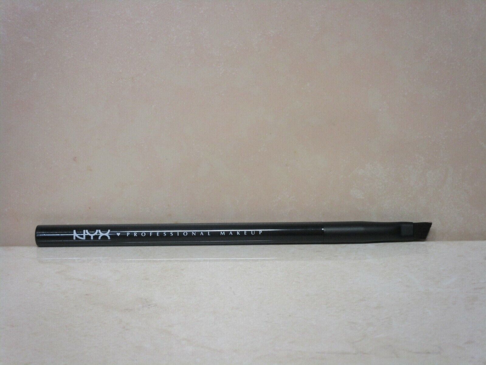 NYX #19 ANGLED BRUSH