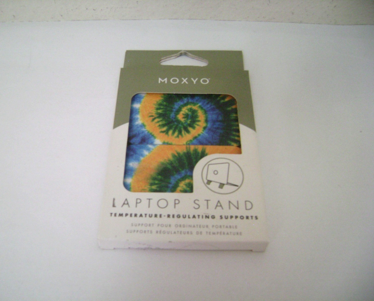 Moxyo Laptop Stand, Temperature Regulating Supports, 3" x 2", New w/Tags