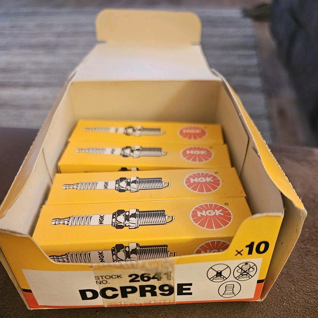 4 Total NGK SPARK PLUGS DCPR9E 2641 Each Individually Boxed NEW