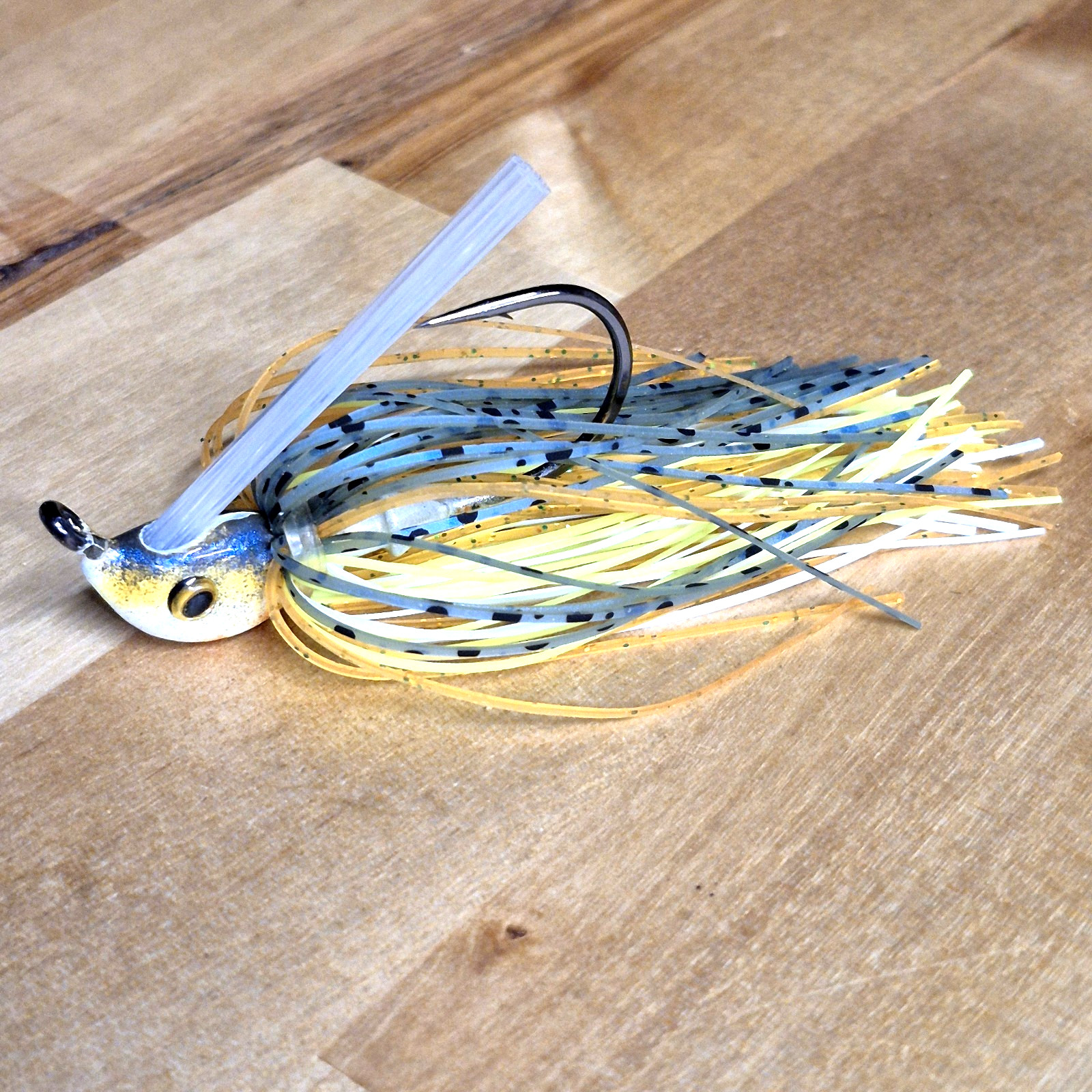 Bass Fishing Swim Jigs Weedless 1/4 oz - 1/2 oz 18 colors 3D eyes Mustad Hooks