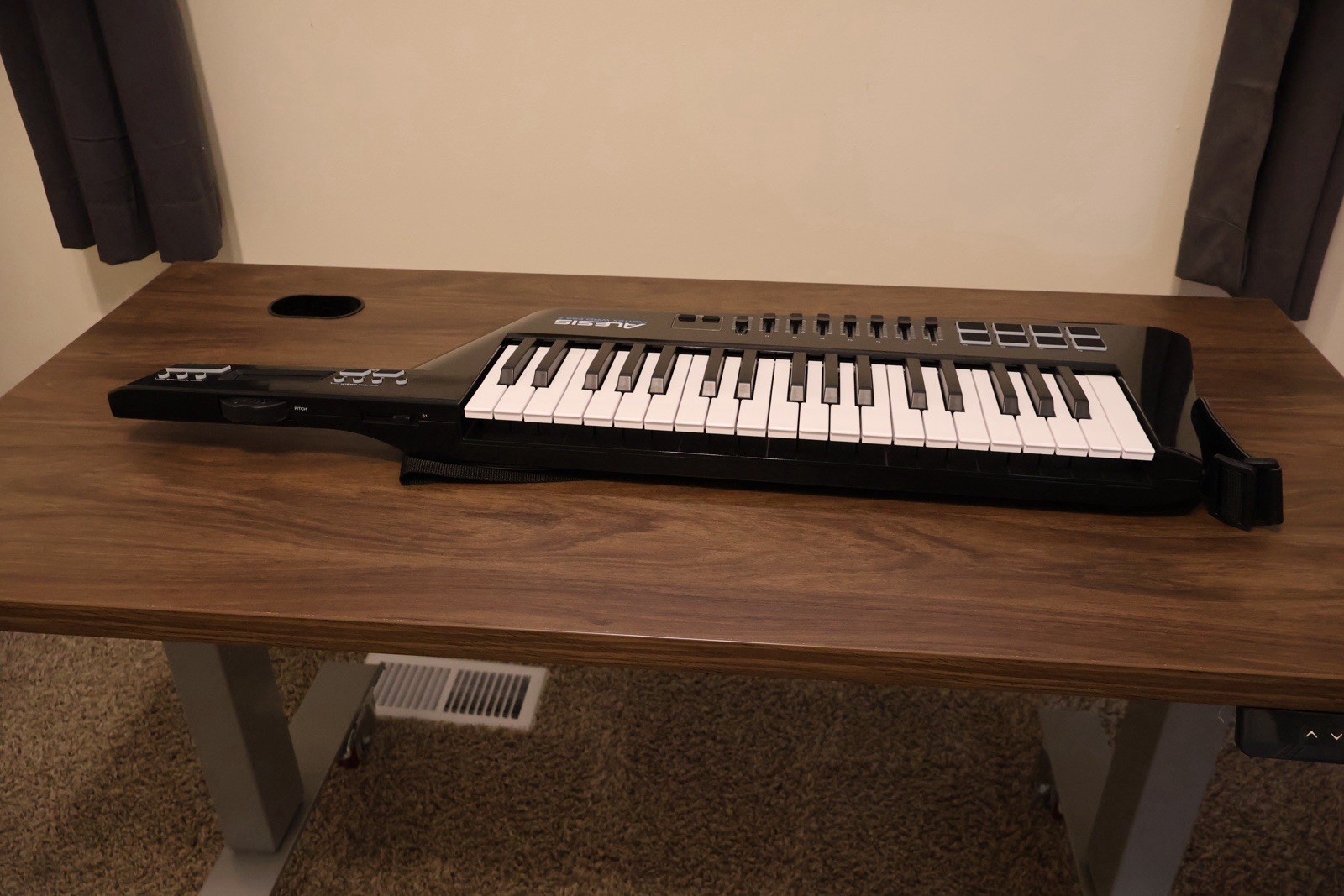 Alesis Vortex Wireless 2 37-Key MIDI Keyboard Controller Wireless Battery USB