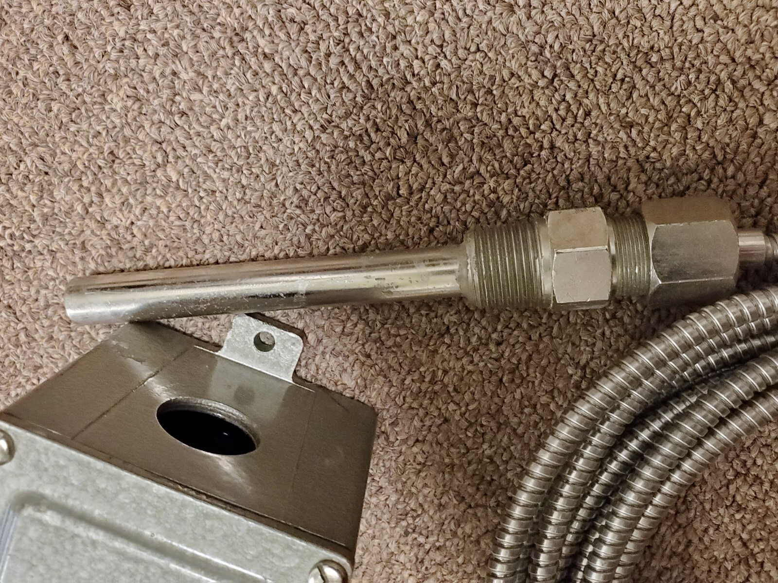 Temperature Control switch United Electric Controls Co., E27A, 20 amps, new