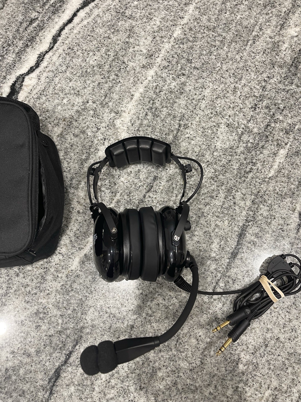 Rugged Air RA200 General Aviation Student Pilot Headset Music Input A20 GA Plug