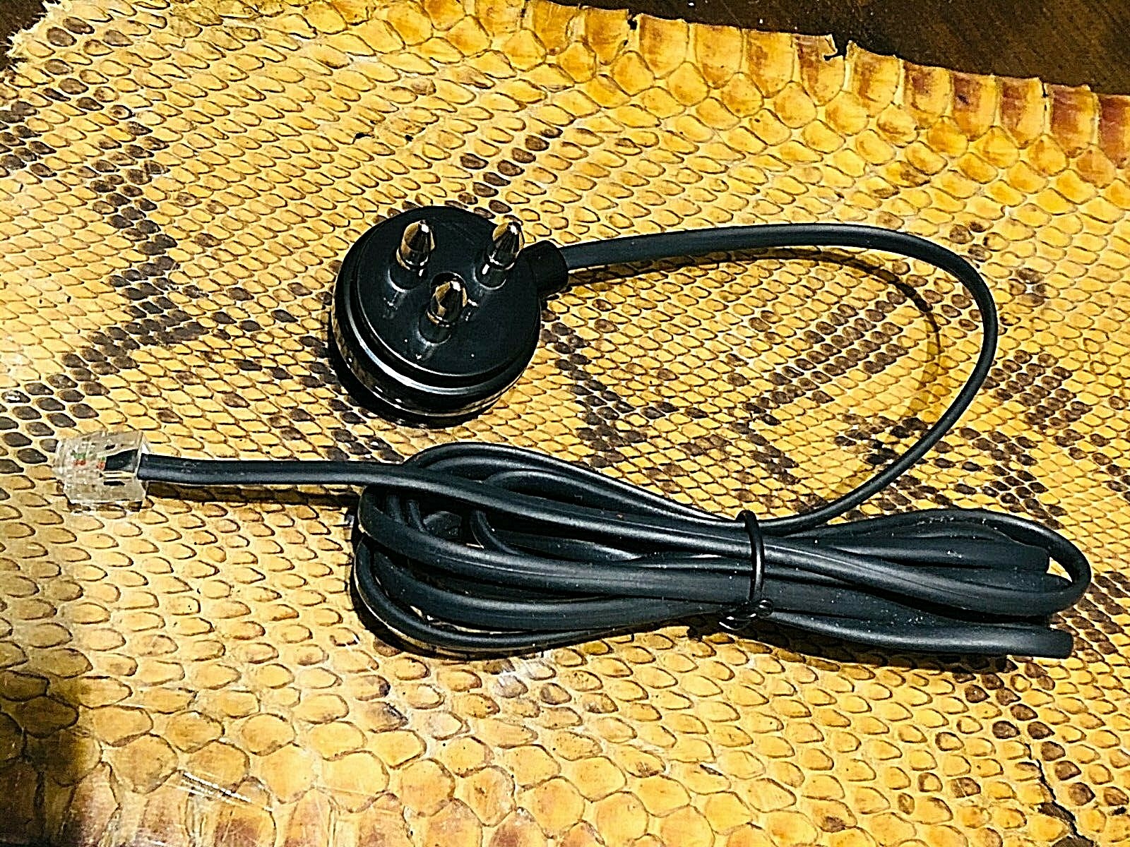 BLACK TRIPLE SOCKET TO PLUG PHONE CABLE ADAPTER CONNECTOR RJ11