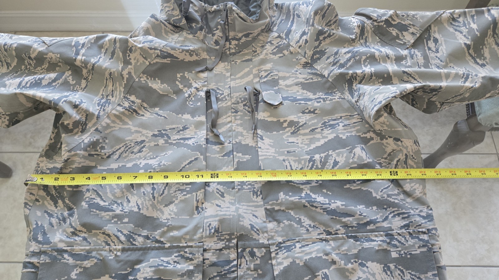U.S. Air Force APECS Gore-Tex Parka ABU Tiger Stripe Camo Jacket Large Regular