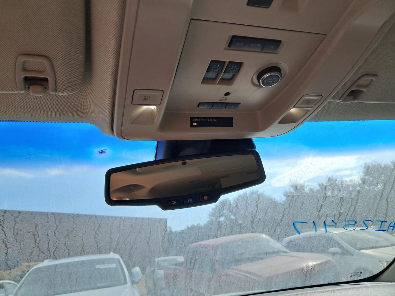 YUKONXL15 2016 Glove Box 4801636