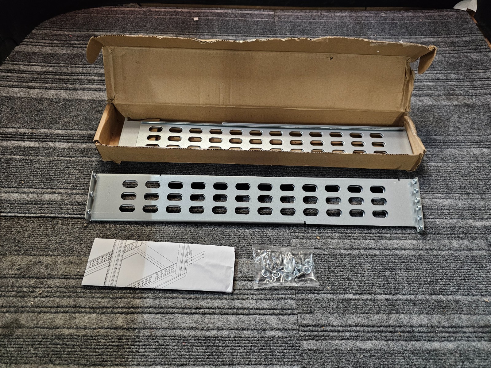 (QTY 2) Static Rack Rail For Smart-UPS 4-Post Rackmount 0M-756H