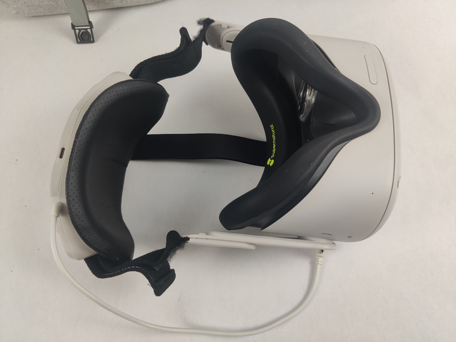 Oculus Quest 2 VR Headset 128GB 2 Controllers w/ Carrying Case - Tested