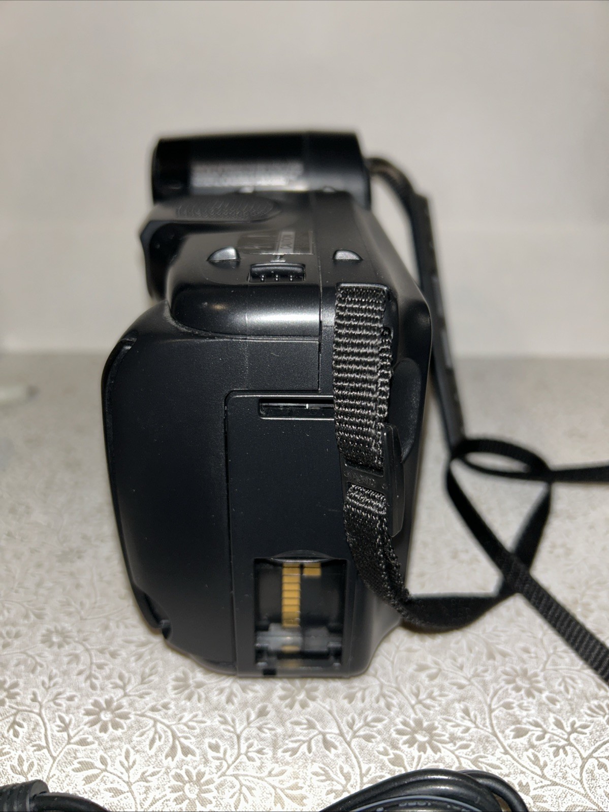 Sharp Liquid Crystal Video Camera Vl-E47 & Accessories