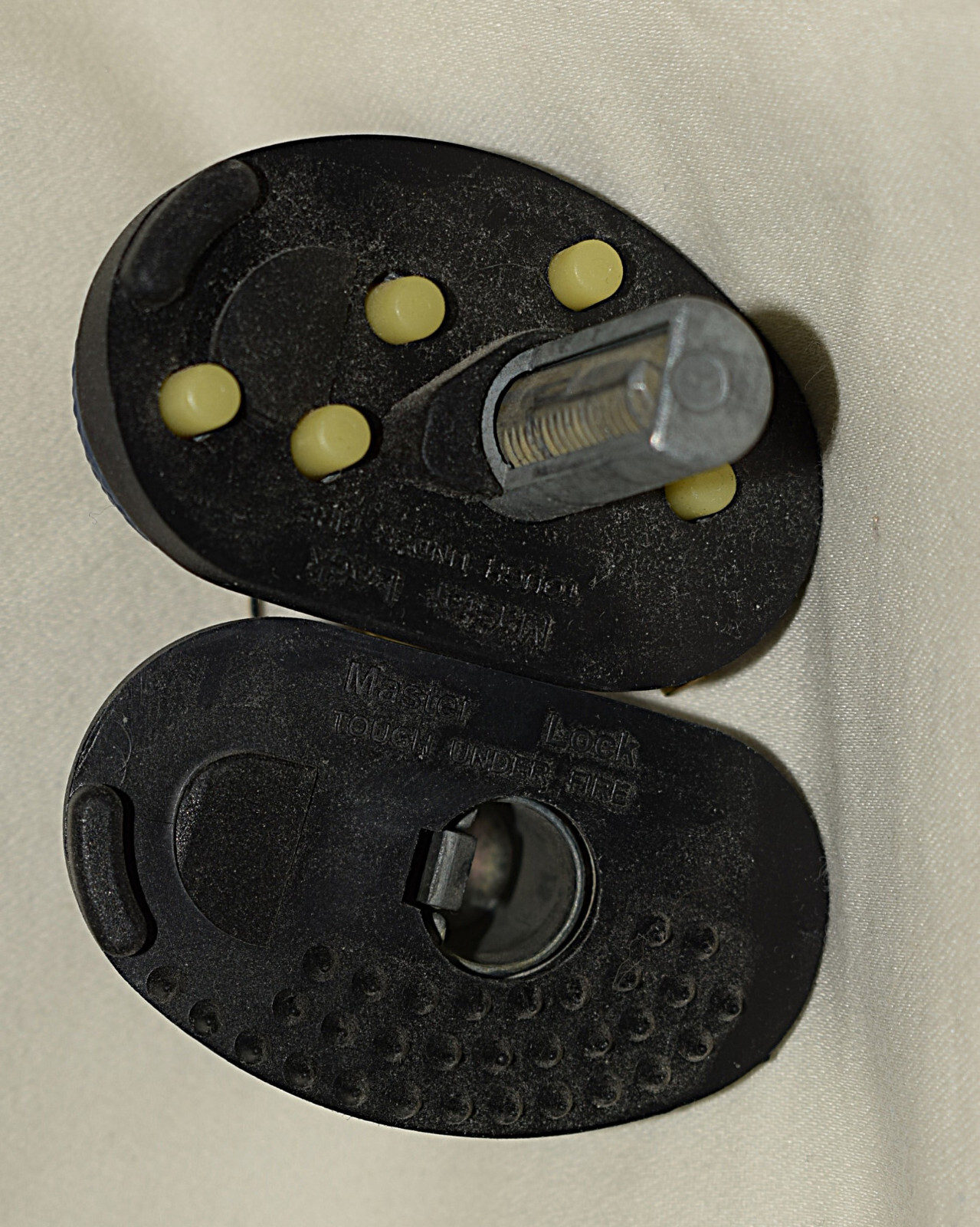 Master Lock 90 Gun Lock Trigger Lock with 2 keys