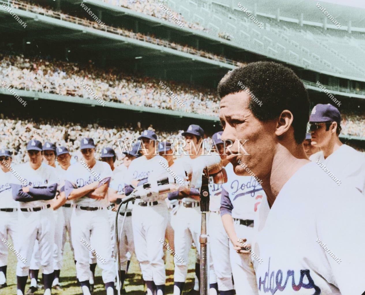 GK659 Maury Wills Says Goodbye Los Angeles 8x10 11x14 16x20 Colorized Photo