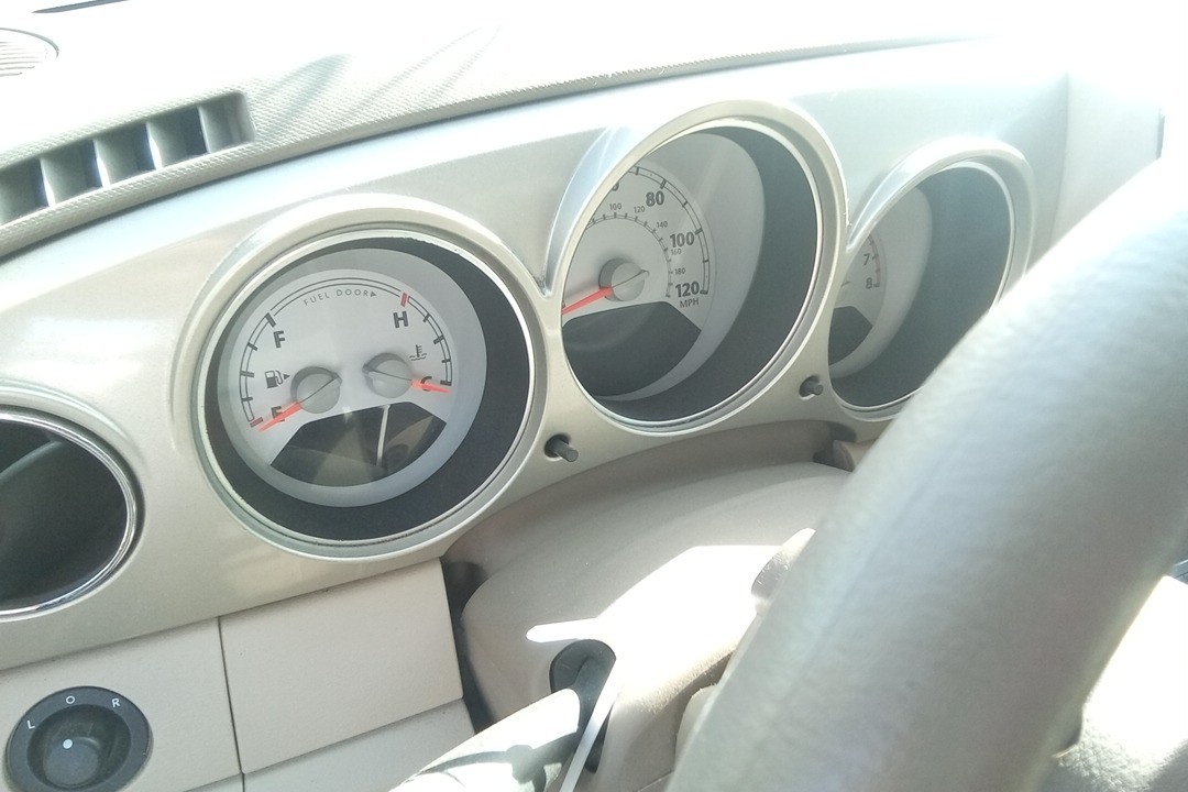 2006 PT Cruiser OE Speedometer Gauge Cluster 82K Miles Chrysler