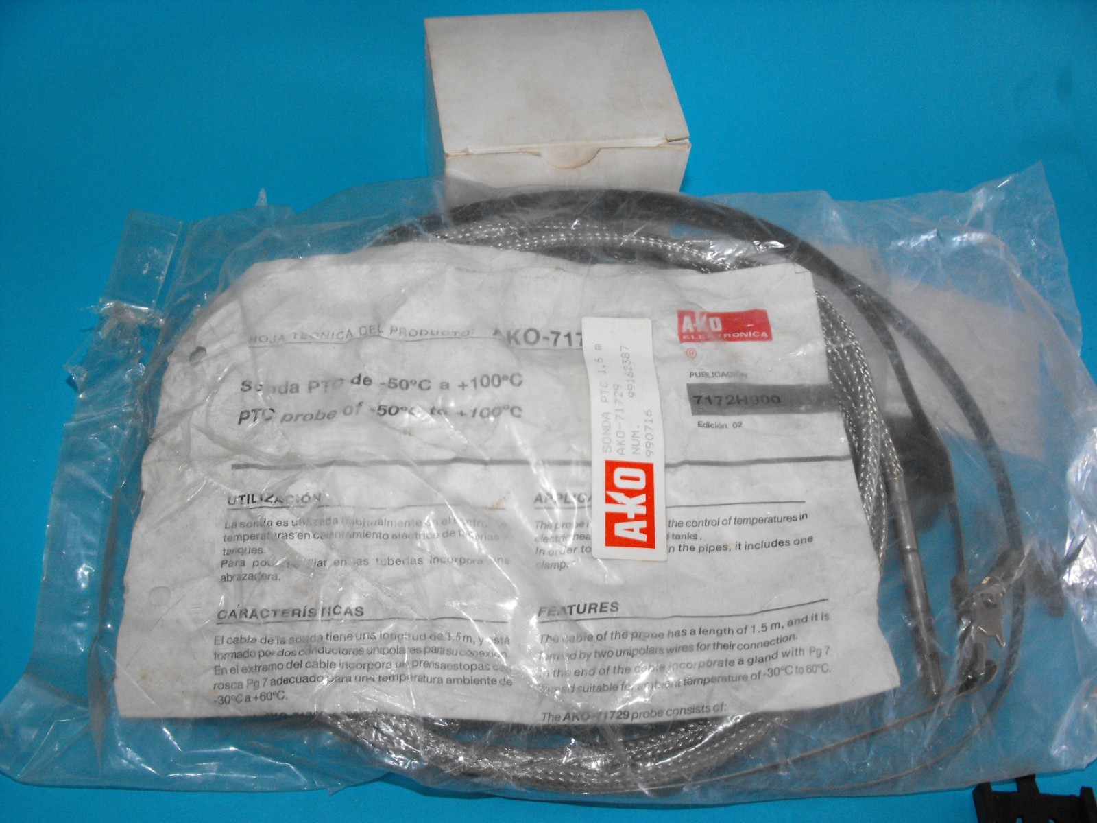 AKO-15110+AKO-71729.DIGITAL TEMPERATURE CONTROLLER.+PTC.-50/+100.NEW
