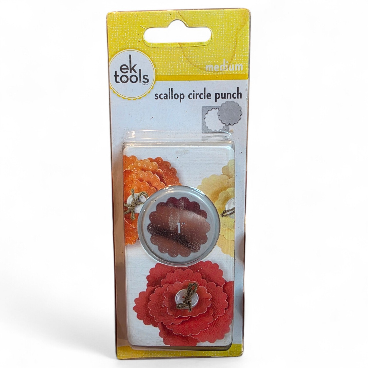 EK Success EK Tools Medium Scallop Circle Punch New in Package, 1"
