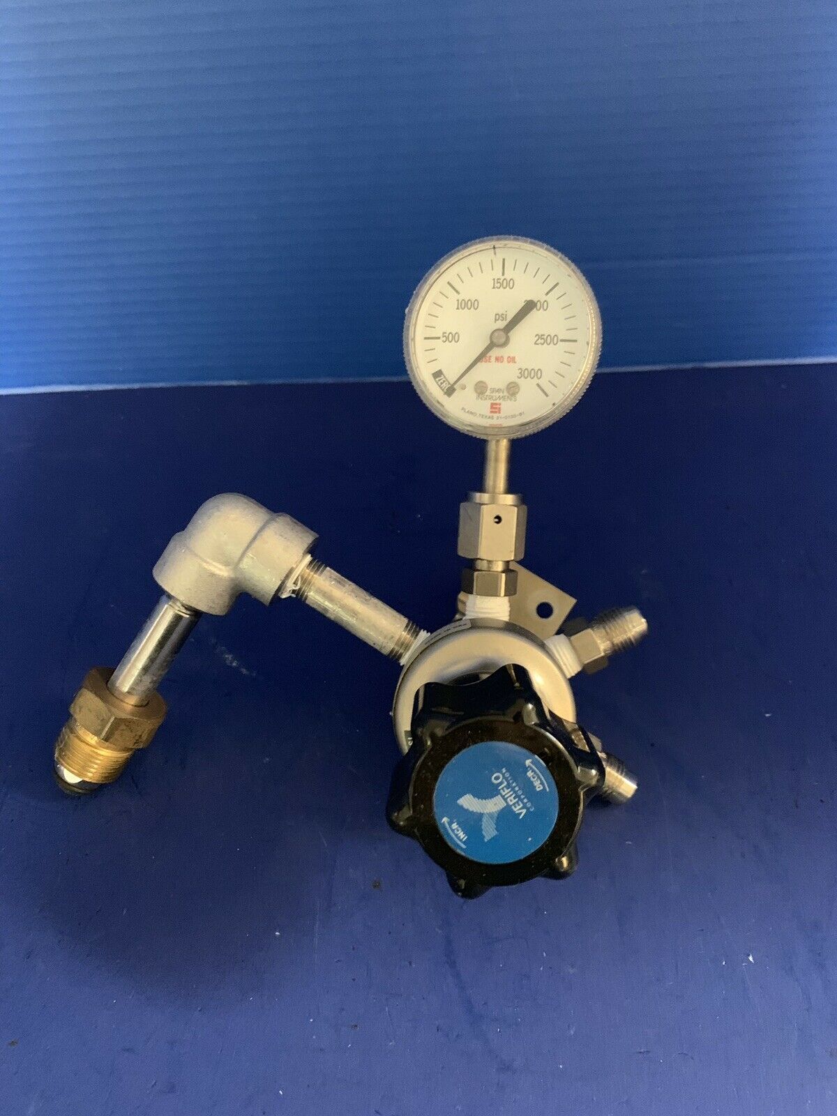 Veriflo IR401S6PXX4 Regulator, 6 Ports,  1/4" MVCR x CGA580, w/ Gauge, Used
