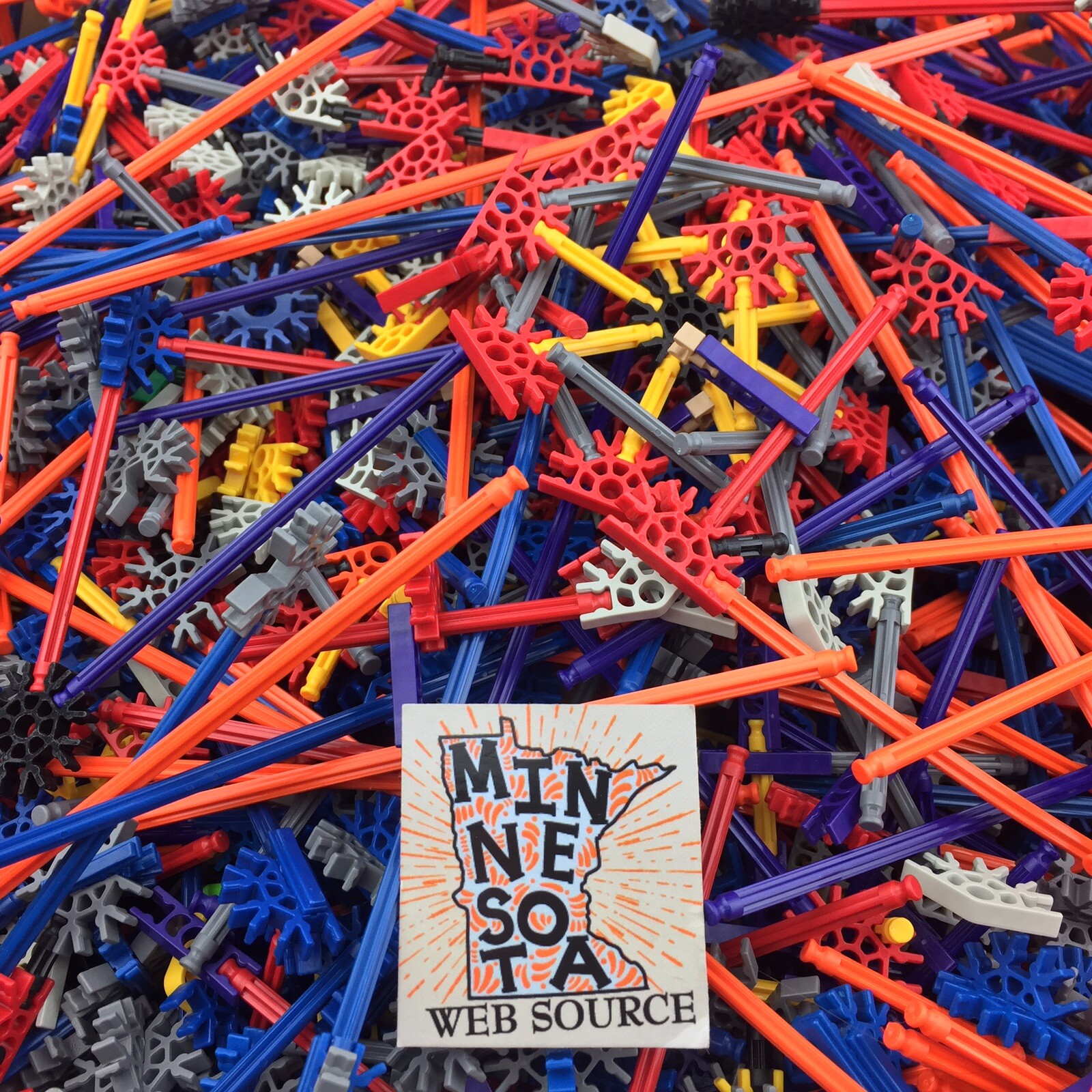 300 K’NEX / Knex Micro Mini Bulk Lot – Mixed Rods, Connectors & Clips Parts