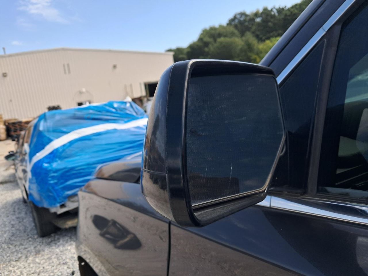 YUKON 2015 Glove Box 4781736