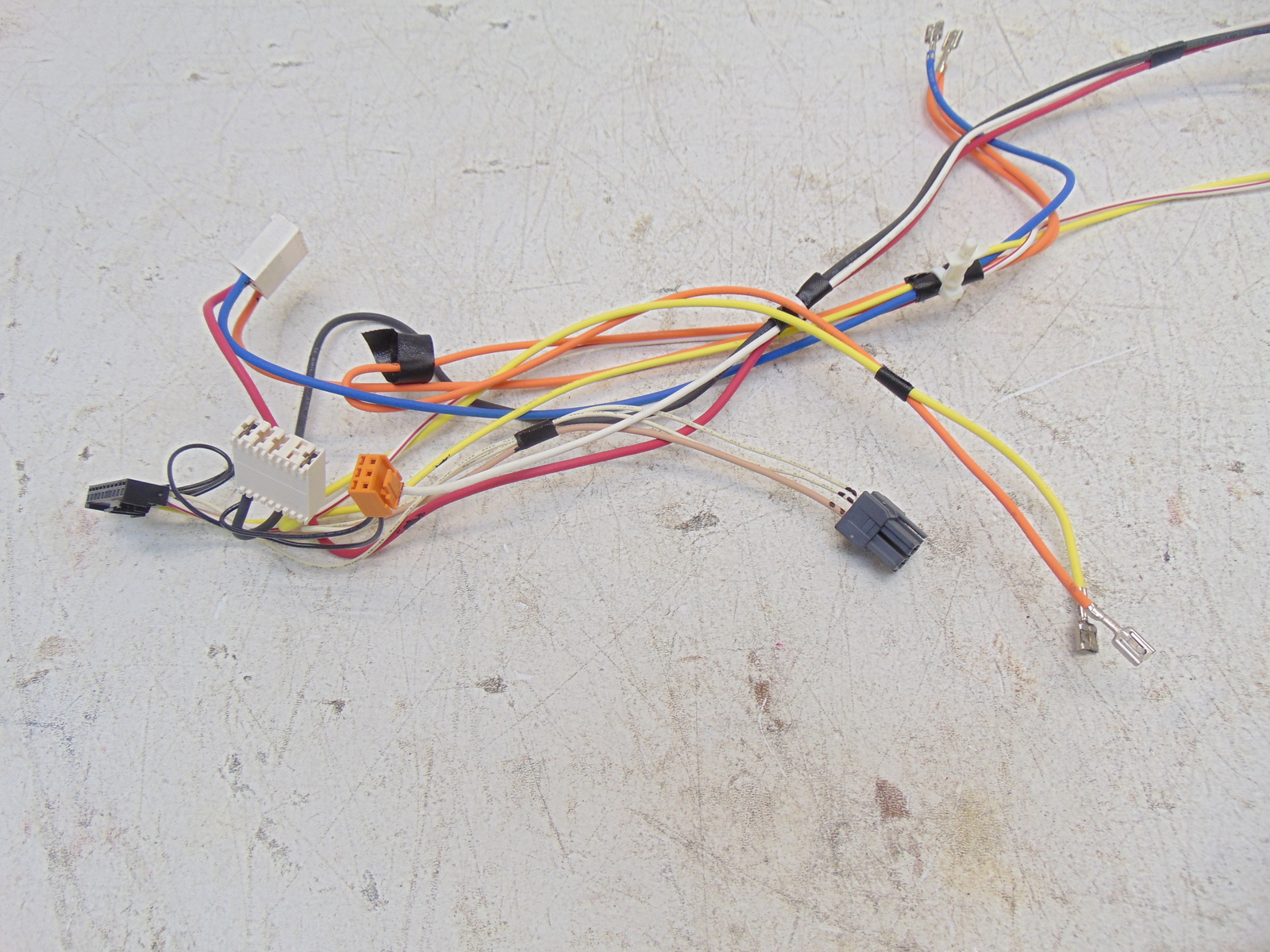 Frigidaire Gas Range FCFE3062AWE Wire Harness A21569606